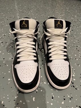 Nike Air Jordan 1 Mid - White / Black with Gold Jumpman